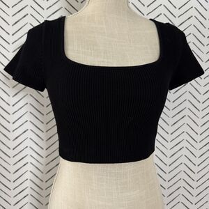 Aritzia‎ Babaton Sculpt Knit Black Ribbed Short Sleeve Cropped Top Size Medium